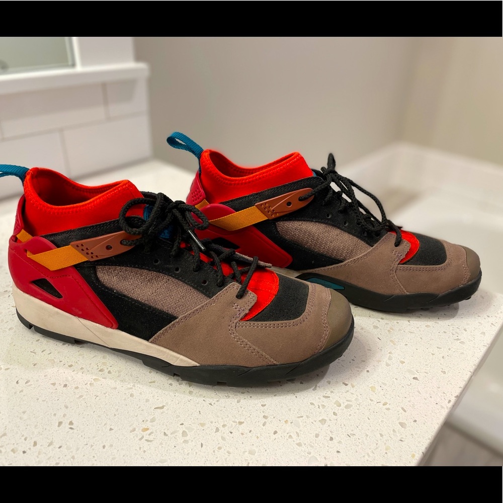 Nike ACG Air Revaderchi Habanero Red Orange RARE